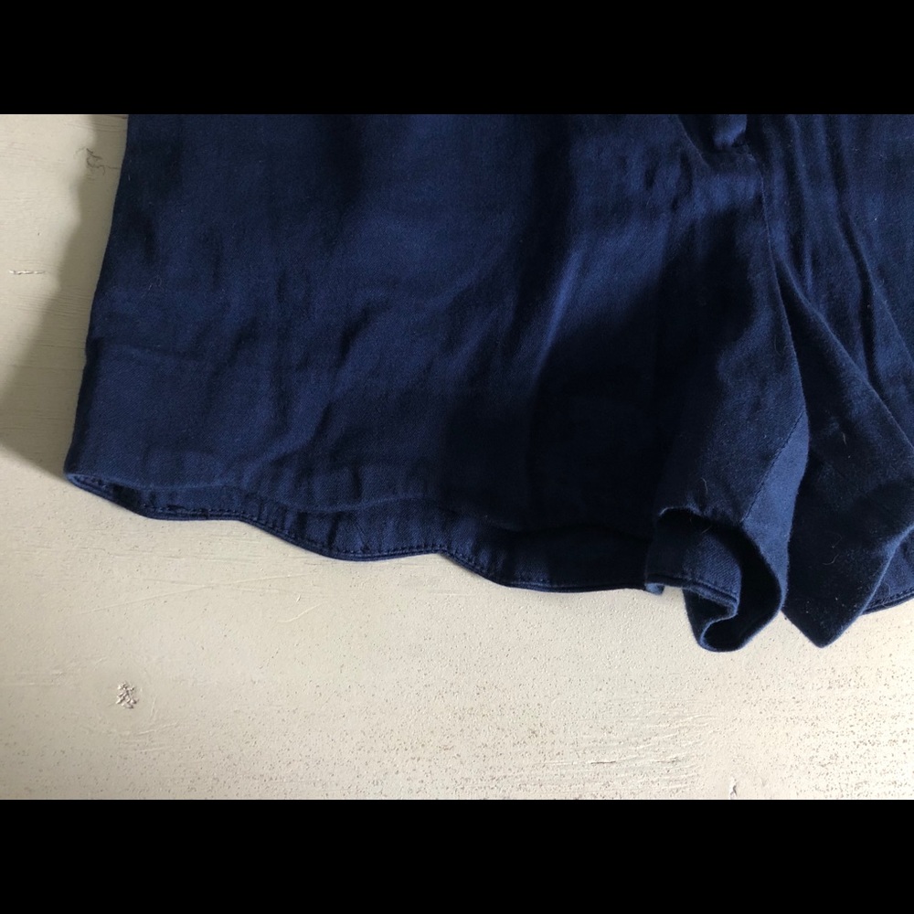 Shorts - Picture 2 of 4